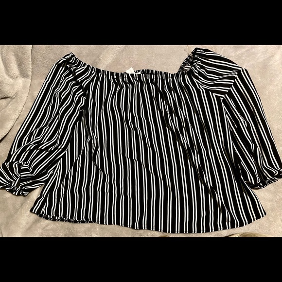 FOREVER 21 Plus Size Off the Shoulder Blouse - Picture 3 of 8